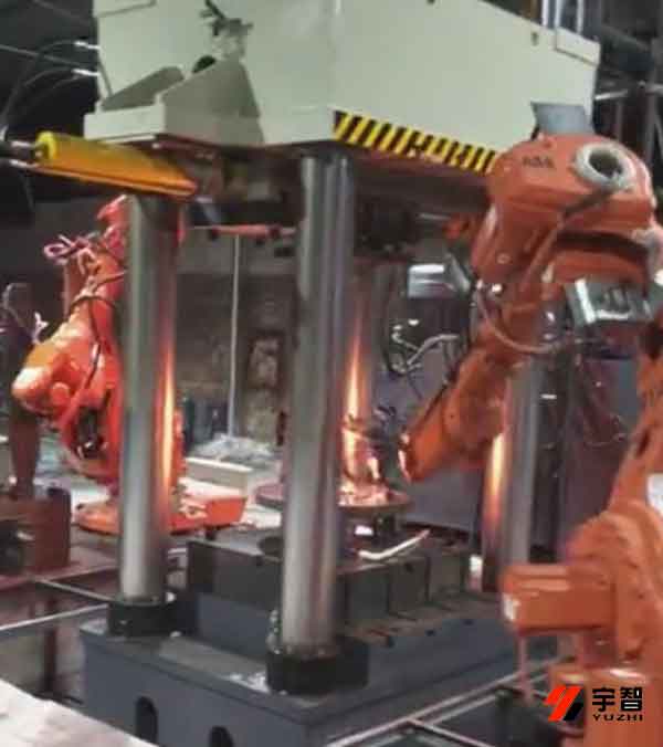 1000吨热锻机机器人上件
